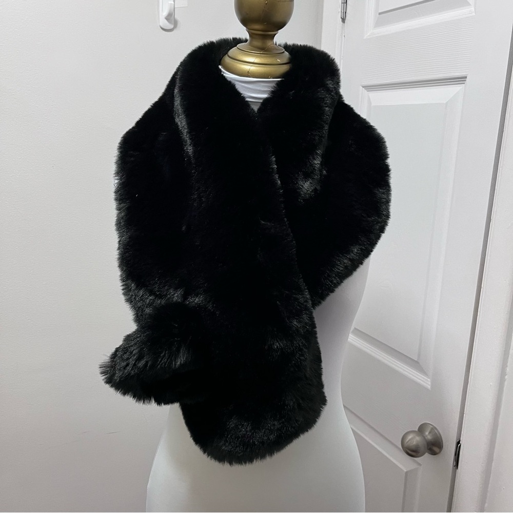 Adrienne Vittadini Black Faux Mink Fur Pull Through Scarf - Picture 4 of 10